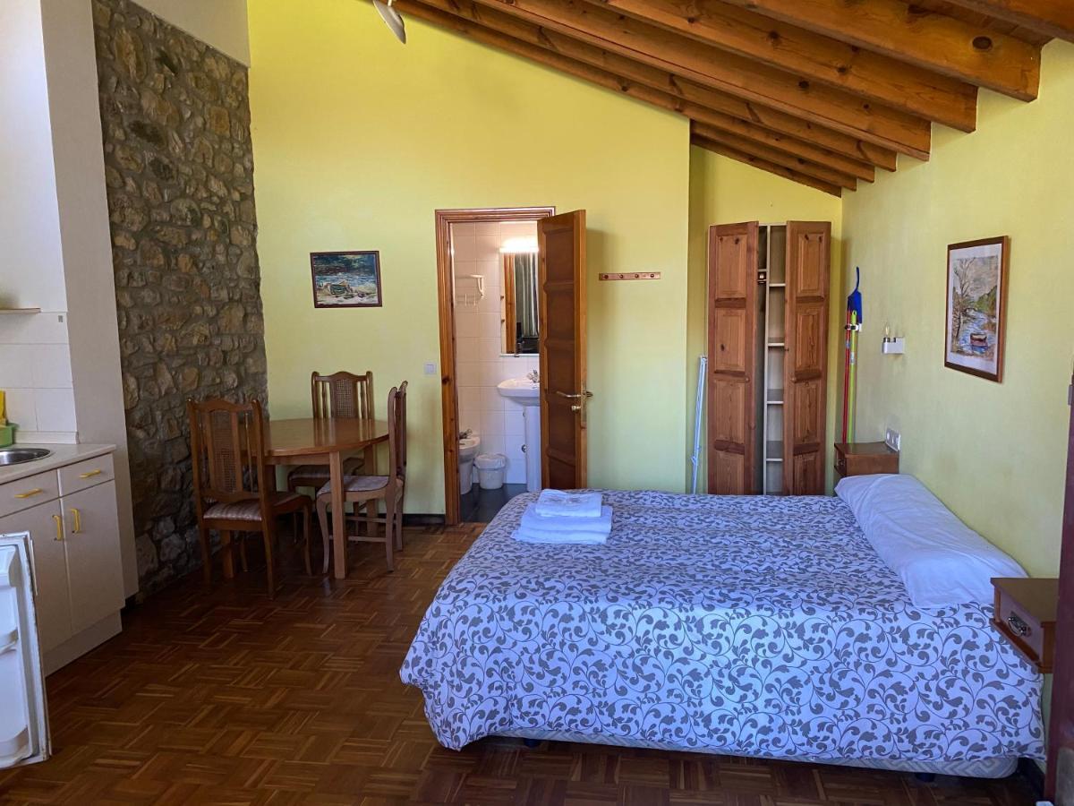 Les Vegues II Apartment Santillan Екстериор снимка