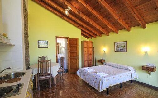 Les Vegues II Apartment Santillan Екстериор снимка