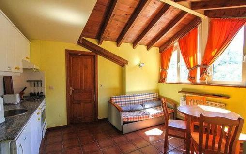 Les Vegues II Apartment Santillan Екстериор снимка
