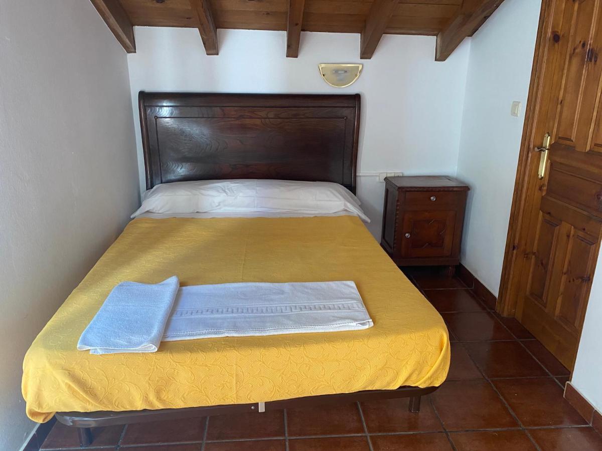 Les Vegues II Apartment Santillan Екстериор снимка