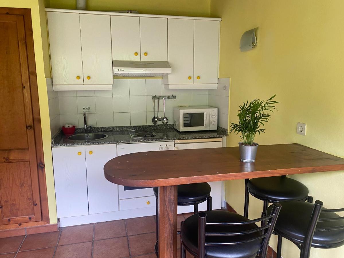 Les Vegues II Apartment Santillan Екстериор снимка